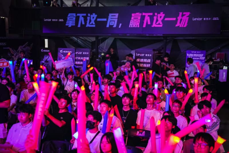 电竞比赛中的临场调整信号解析:从战术变化到心理博弈